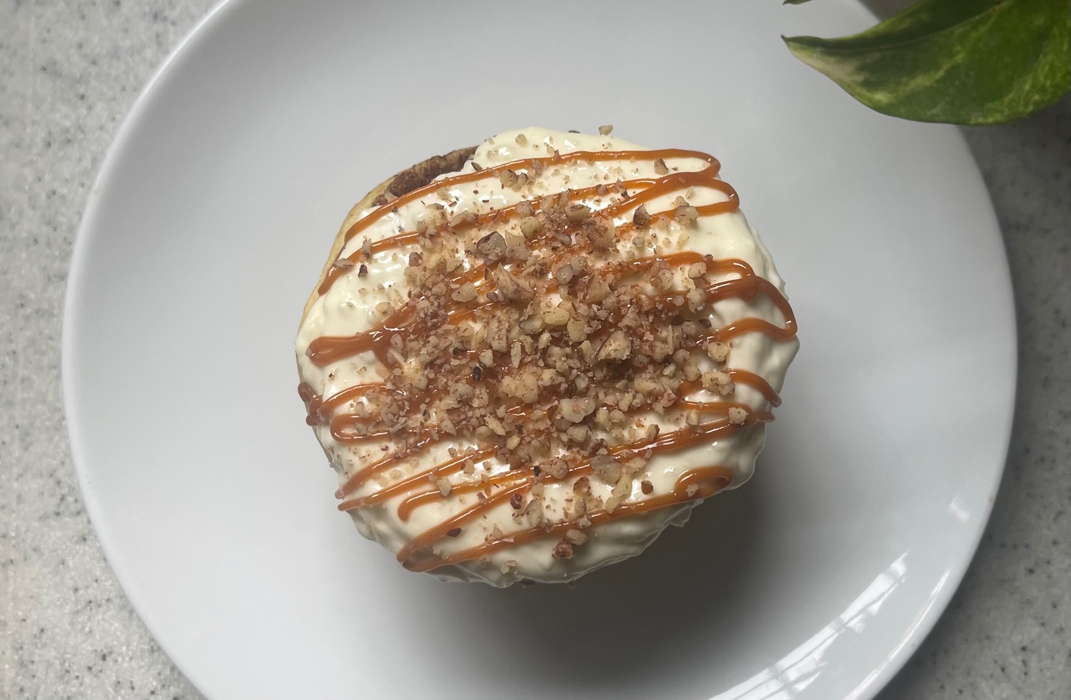 سينابون صوص ابيضّ بالكراميل